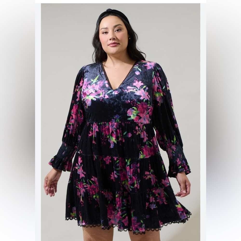 NWT‎ Sugarlips Velvet Dress with Floral Accents